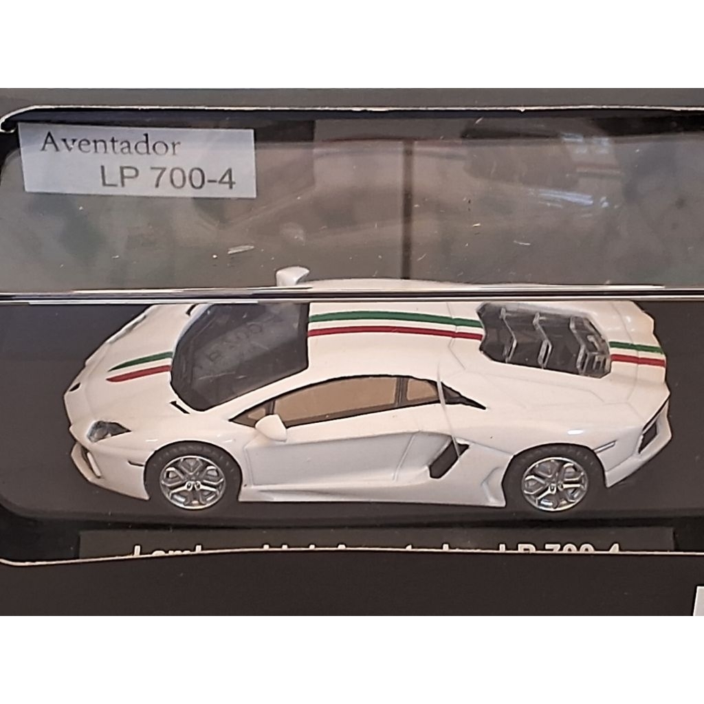 KYOSHO OEM 1/64 - LAMBORGHINI AVENTADOR LP 700-4 CỜ Ý