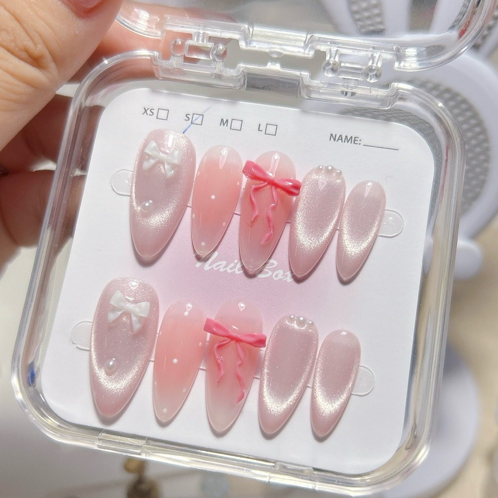 M82 nailbox thiết kế mắt mèo đính nơ