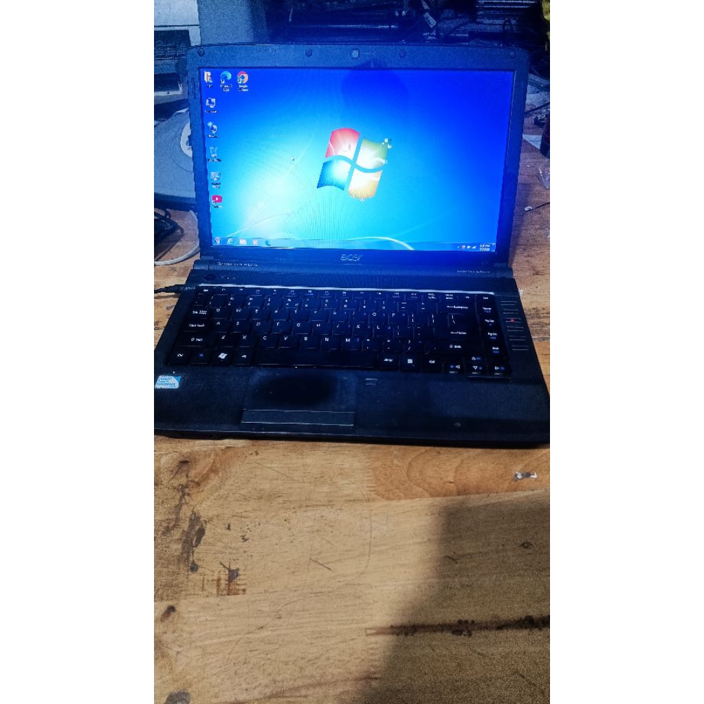 lap top acer aspire 3735z cũ  xài tốt chức năng.may ko có pin, cắm điện xài chi tiết sản phẩm bên dư