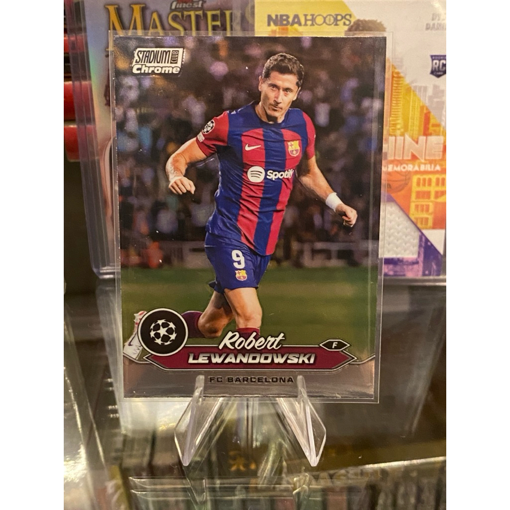 [THẺ CỨNG] Thẻ Cầu Thủ Robert Lewandowski Topps Stadium Club Chrome 2024 FC Barcelona #98