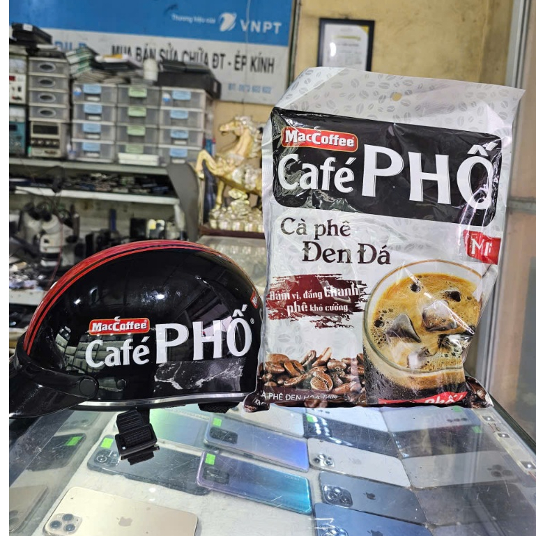 Combo Cà Phê Phố Đen Đá & Nón Bảo Hiểm - Maccoffee Đen Đá Hòa Tan Có Thêm Rang Xay Mới (Gói 30GOIS)