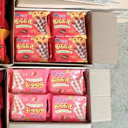 20 Hộp Bánh Quế Biggie Oishi Nhân Dâu Socola 45gr