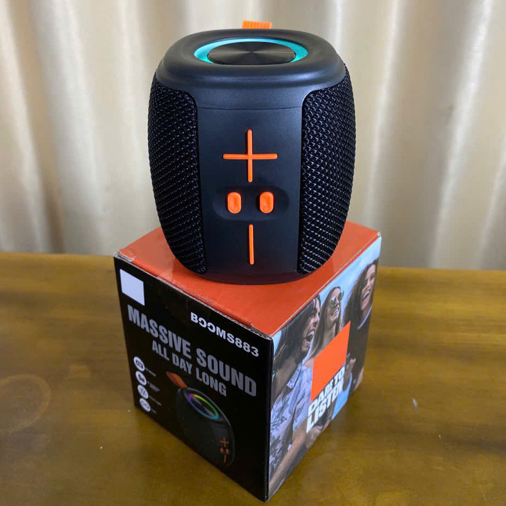 [MẪU MỚI] LOA BLUETOOTH S883 – BASS RUNG MẠNH, ÂM THANH HAY, PIN BỀN BỈ CÓ ĐÈN LED DÂY TREO TIỆN LỢI.