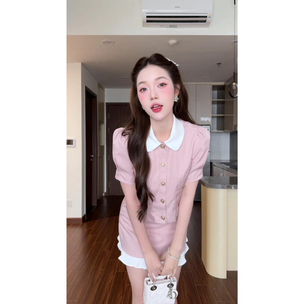 Set đồ nữ hồng pastel áo cổ bẻ tay ngắn + chân váy ngắn viền bèo HB.Studio S84 | BigBuy360 - bigbuy360.vn