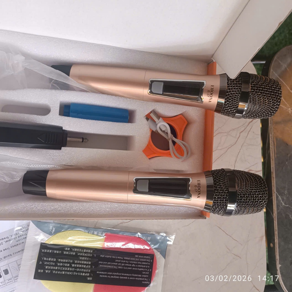 Micro đa năng E37 bộ 2 mic không dây (pin sạc) chính hãng [BH 6 THÁNG]