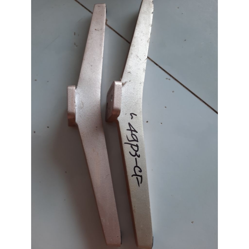 chân tivi tcl L49P3-CF