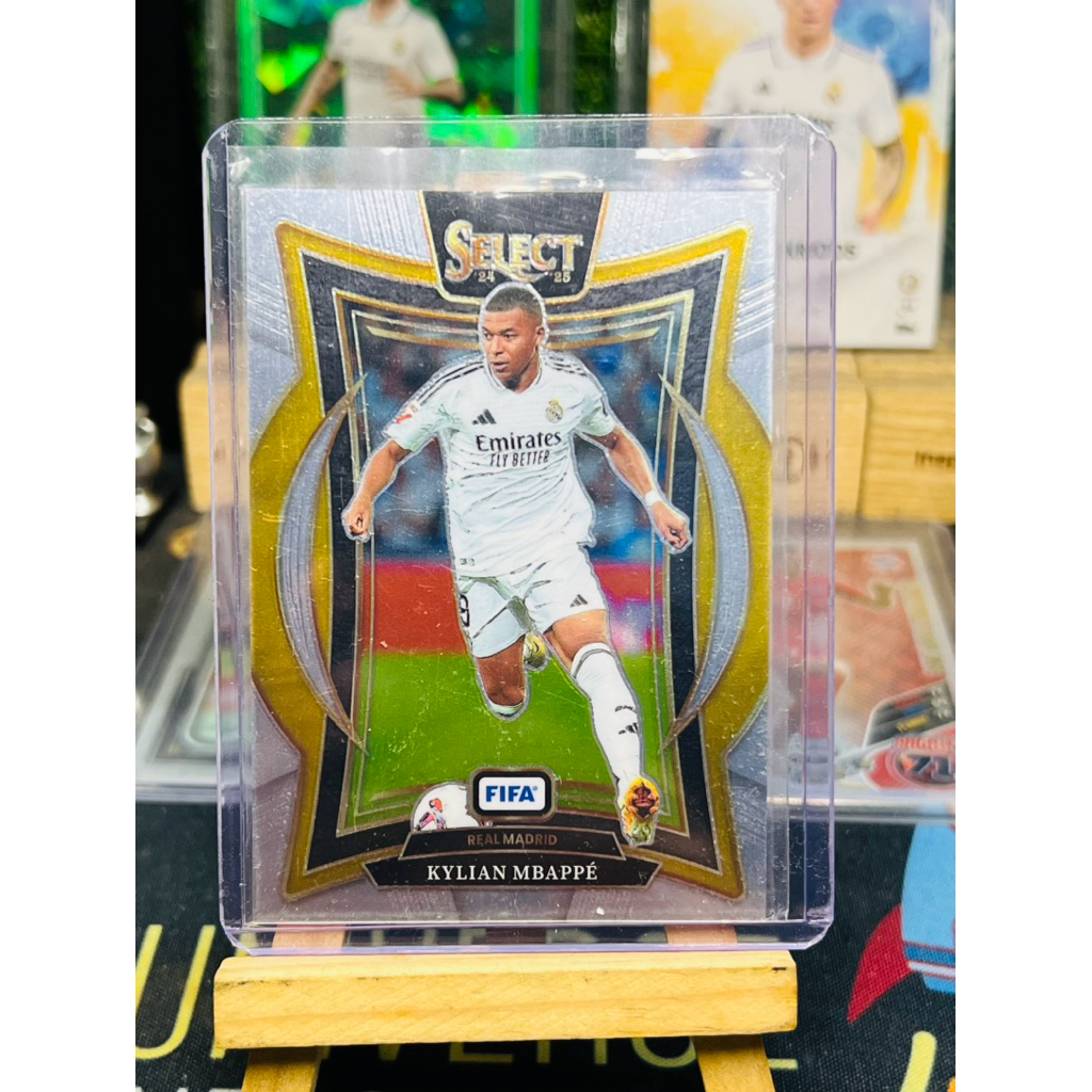 Thẻ bóng đá Kylian Mbappe Real Madrid Terrace Panini Select 2024/25 (Lỗi mặt sau)