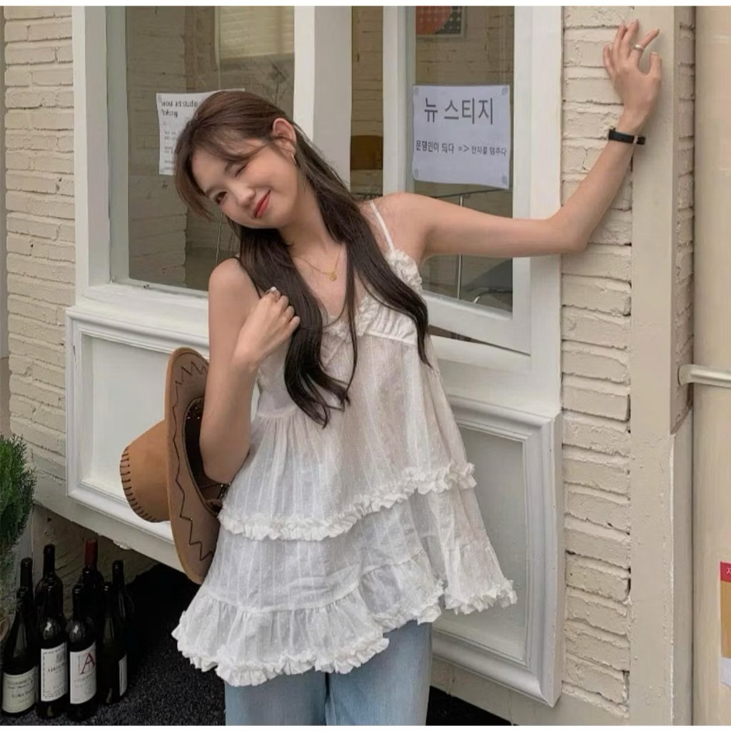 [LISA TOP] Áo Hai Dây Ren Ngực Bèo Nhún Phong Cách Vintage - Bíbe.Store
