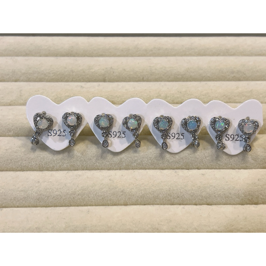 Khuyên tai opal trắng (Bạch opal)