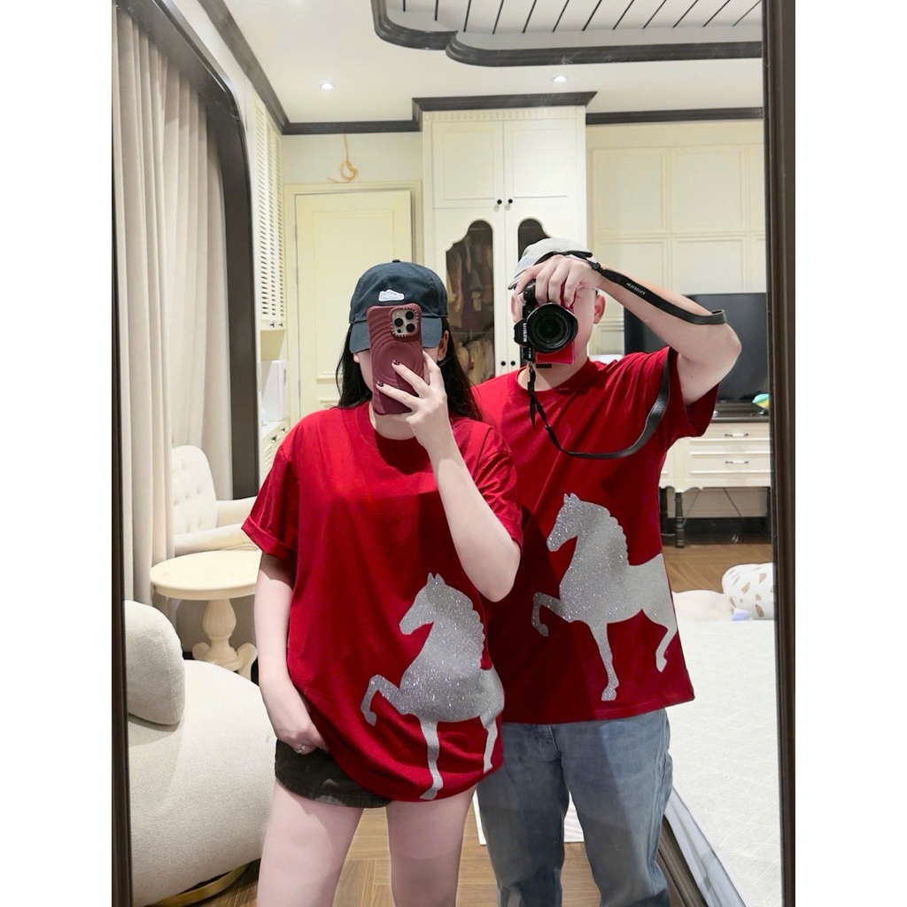 [Ảnh Thật] Áo Thun Ngựa In Kim Tuyến Nam Nữ  Unisex Chất Vải Cao Cấp Mềm Mịn Thoáng Mát Full Tag Mác 2026