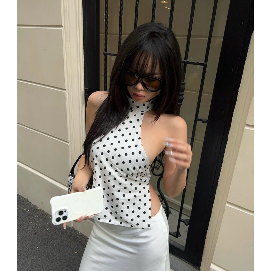 Áo Cổ Yếm Chấm Bi Linen Tưng Hở Lưng - Serena Polka Dots Top - SLAYA MOOD
