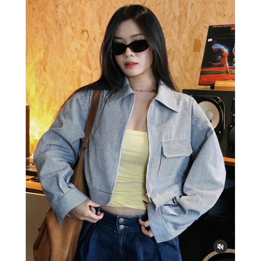 [Pass] Stripe Jacket croptop - Chushoppe