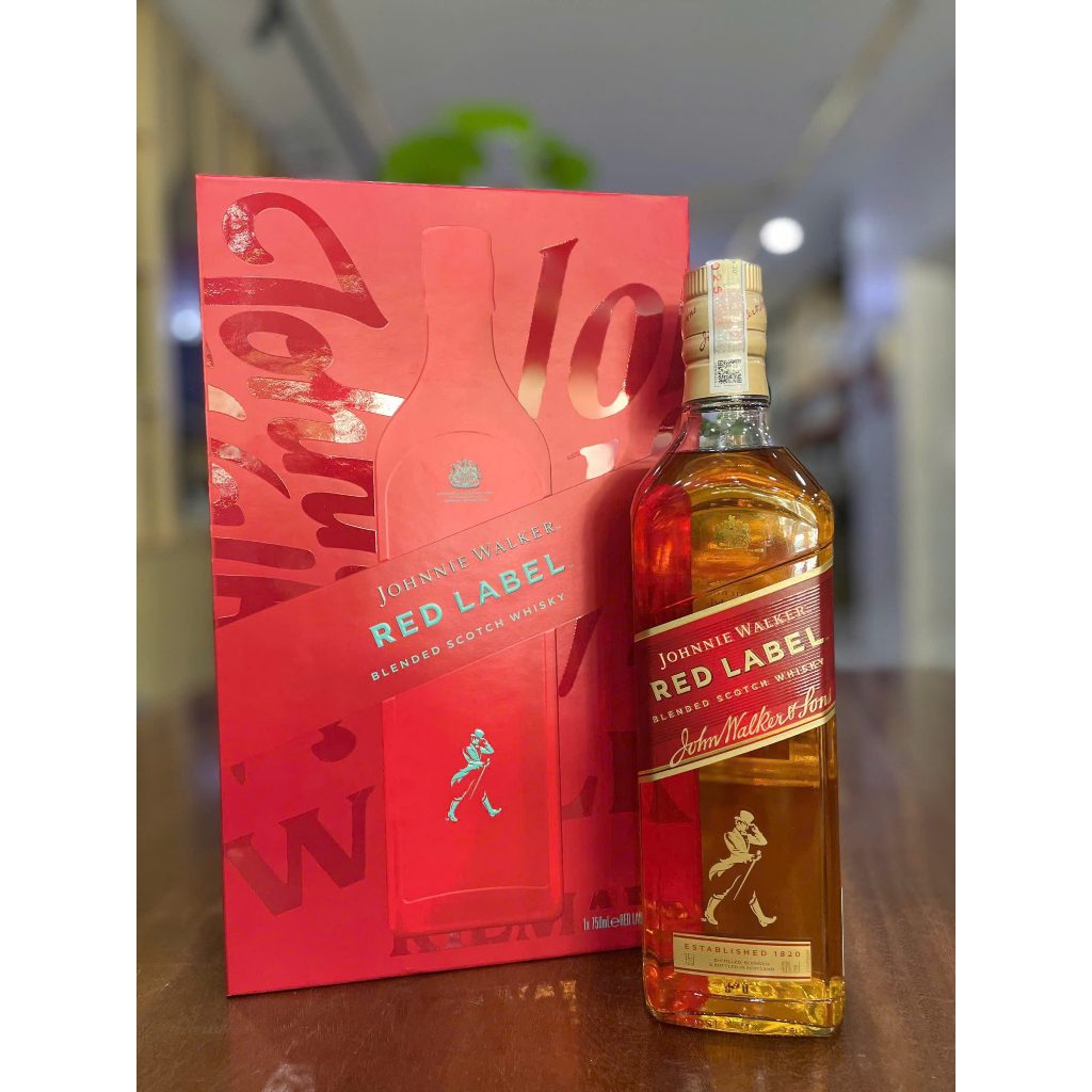 Hộp quà Tết Johnnie Walker Red/Black/Gold(túi hãng khác)