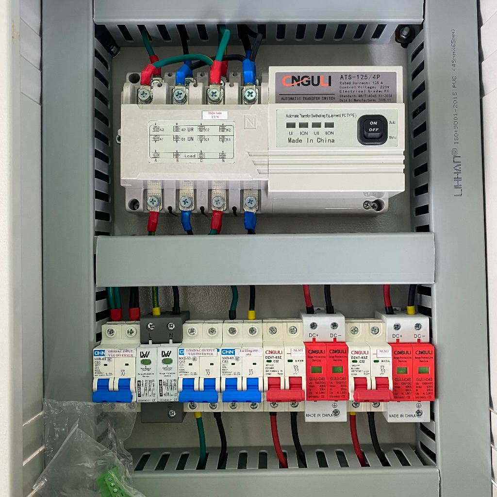 TỦ ĐIỆN HYBRID 1 PHA CÓ ATS 125A CNGULI – 2 STRING – ĐẤU SẴN DC & AC – DÙNG CHO INVERTER 3kW–12kW