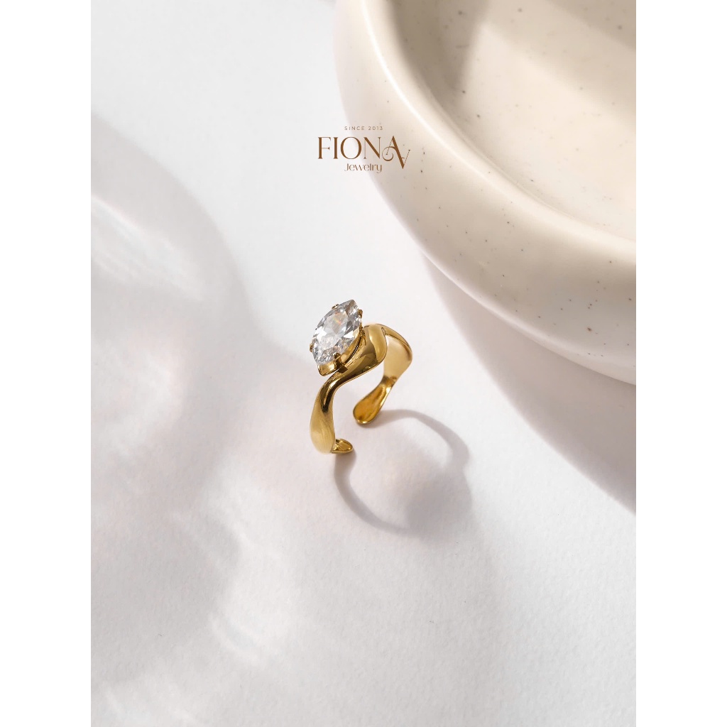 Nhẫn nữ Vela đính đá sang trọng Fionaa Jewelry thép không gỉ