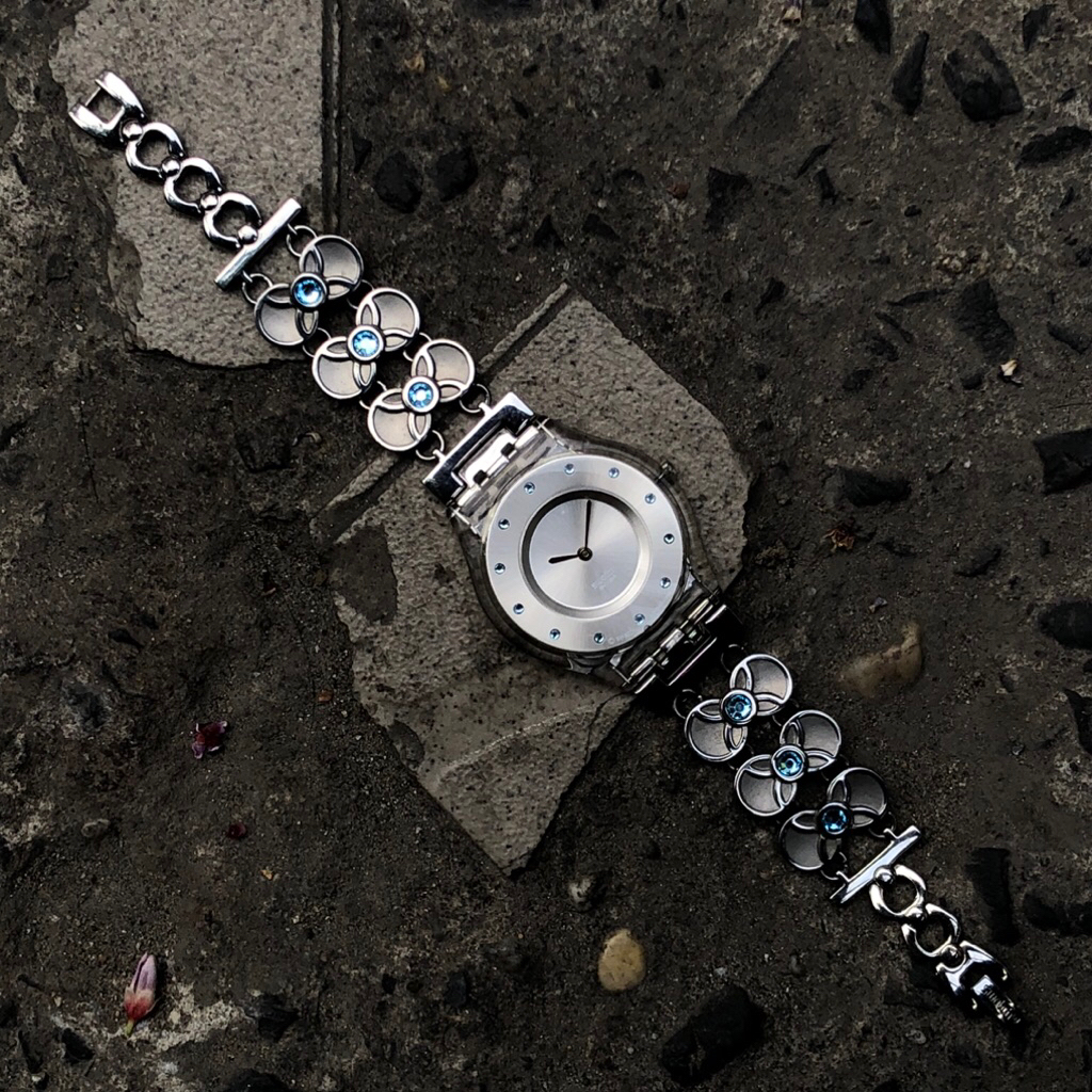 Đồng hồ Nữ Swatch swiss Skin siêu mỏng lắc đep