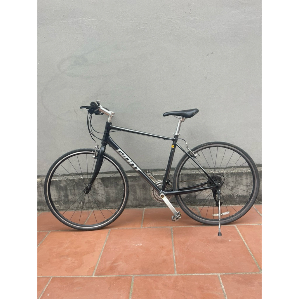 Xe đạp nhật bãi Giant escape R3 size M phù hợp chiều cao 1m65-1m8 đời cao 2023