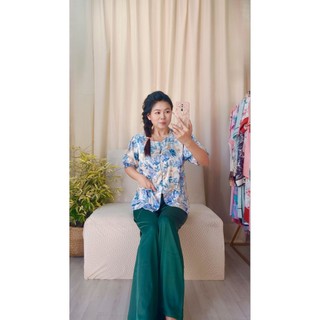 Bà ba Dịu dàng áo gấm quần Lụa