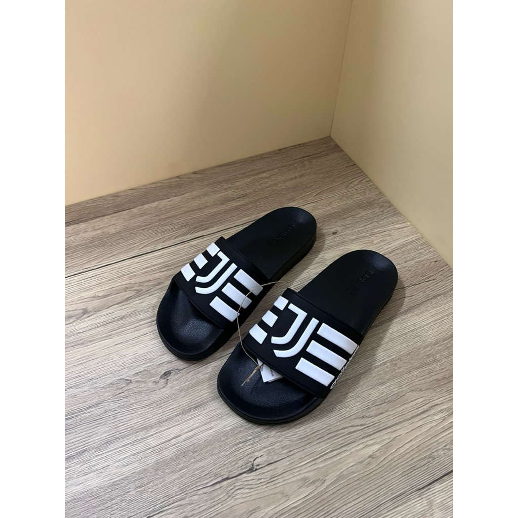 [Chính hãng] Dép quai ngang Shower Juventus - JS4862