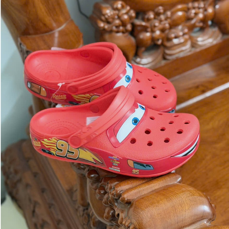 BẢN CÓ ĐÈN DÉP LIGHTING MCQUEEN XE ĐUA