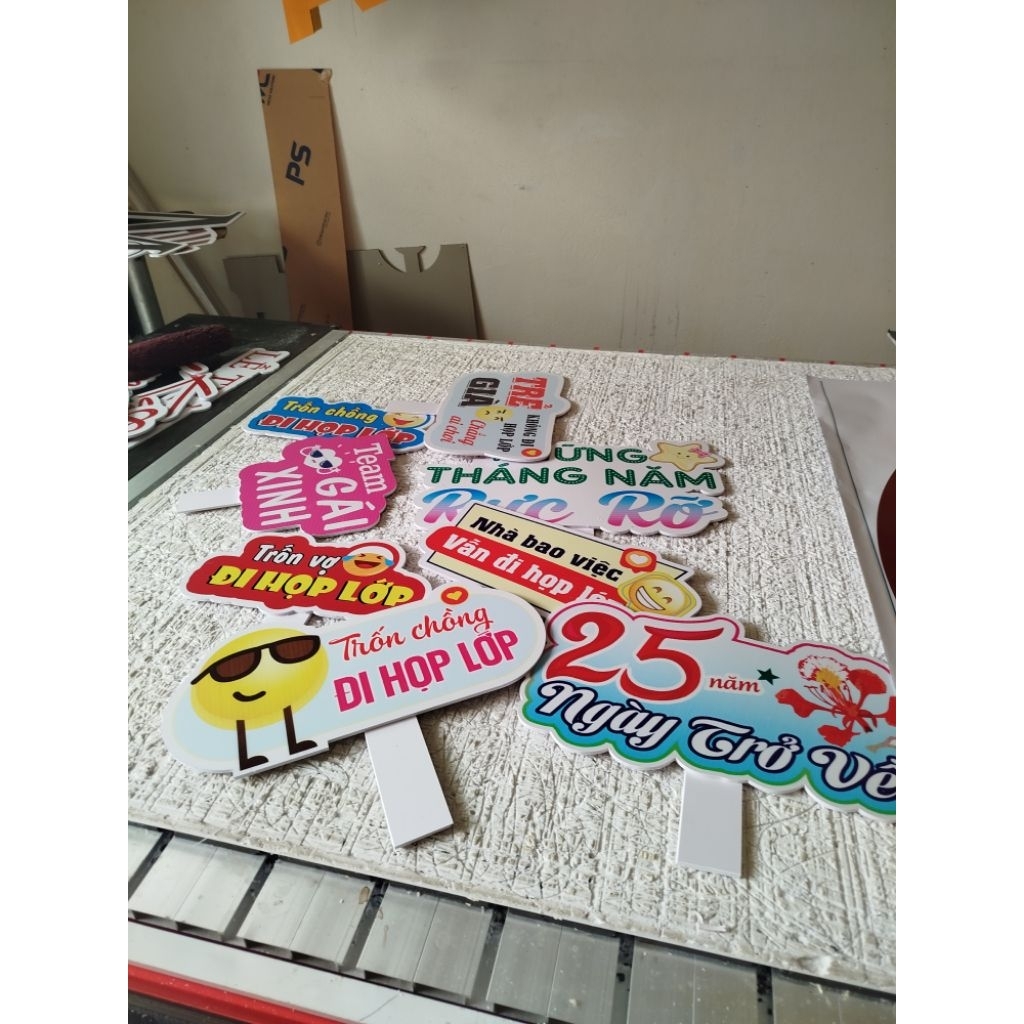 Hagtag họp lớp .đám cưới cầm tay