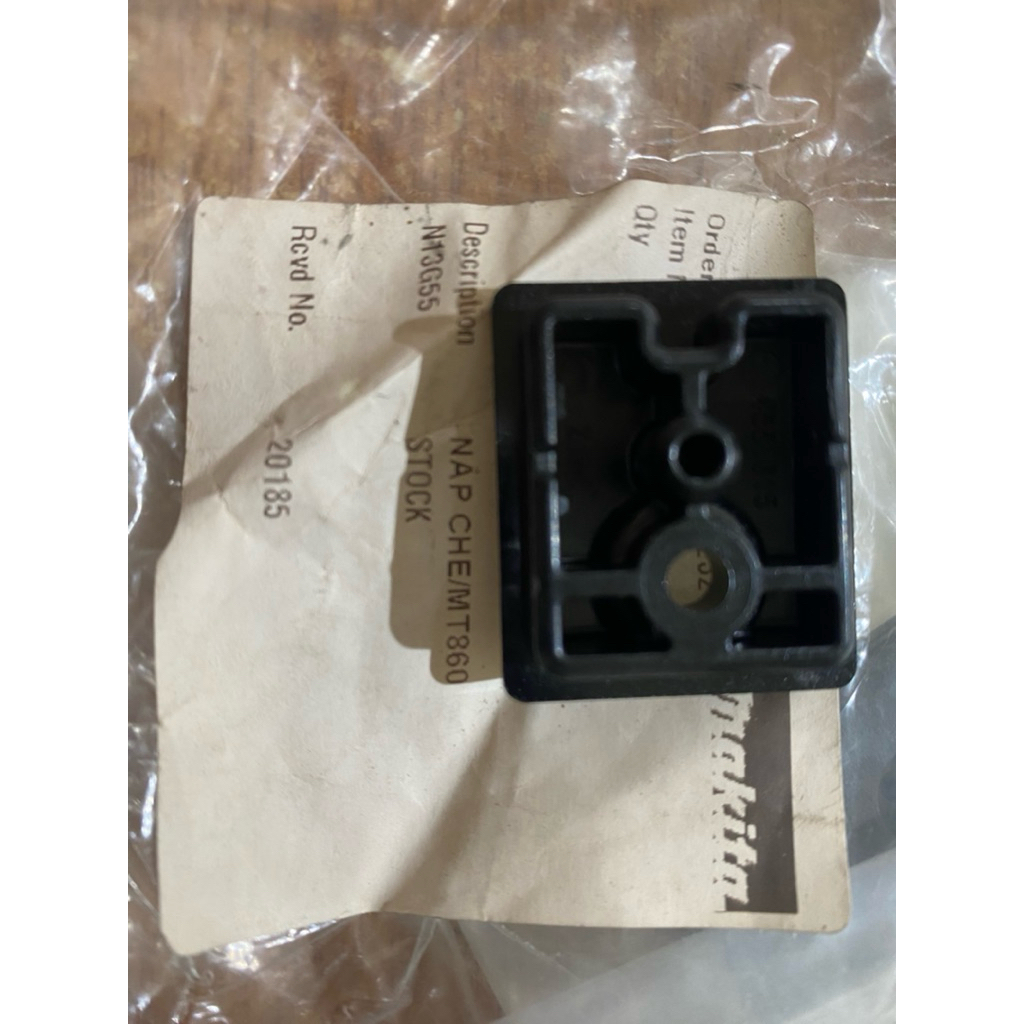 Nắp che dầu máy khoan đục MT860 M8600