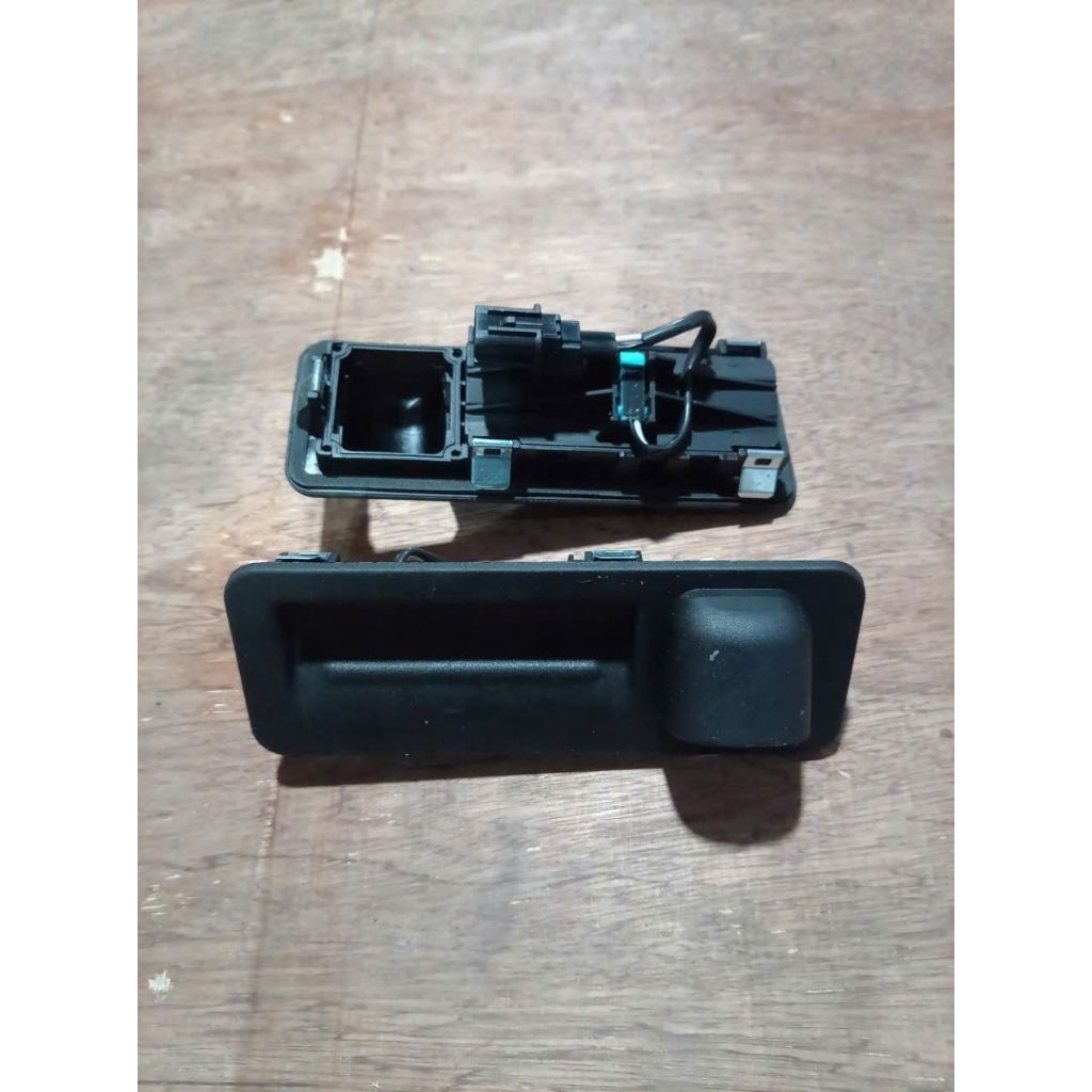 CÔNG TẮC MỞ CỐP HẬU HYUNDAI ELANTRA ACCENT 2016-2021 XỊN 81260F2010