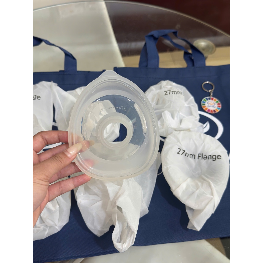 Phễu Hút Sữa Momcozy V2 & V1 Cúp Trắng Size 27 – New 100% Chính Hãng