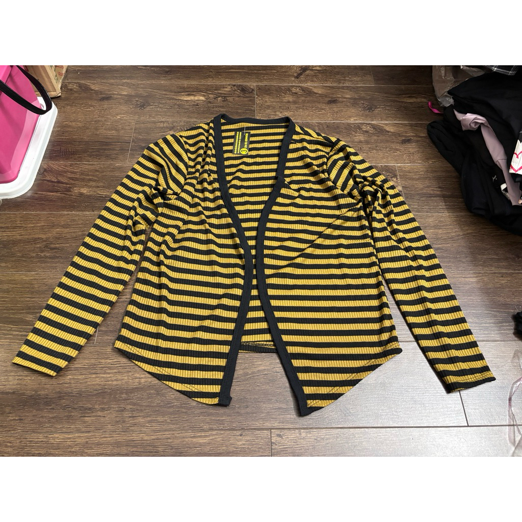 new. áo khoác sọc vàng. gl4