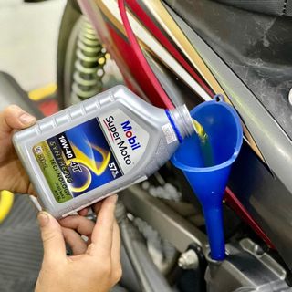 [Dạng thùng] Nhớt Mobil Super Motor 10W40 (1 thùng 12 chai) - Mobil 10w40