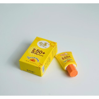 Kem chống nắng Fairy có nâng tông nhẹ nhàng size mini15gram