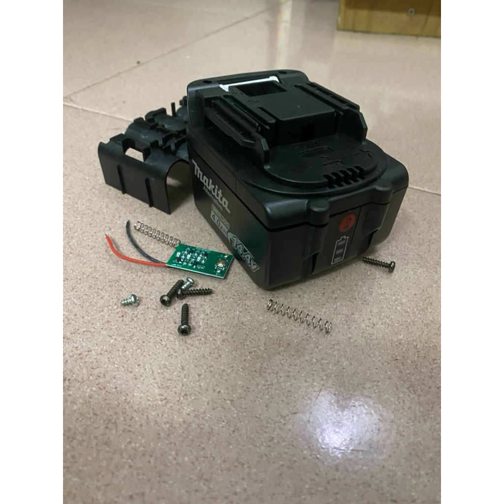 vỏ pin makita 14.4v 18650 loại adapter có led báo pin