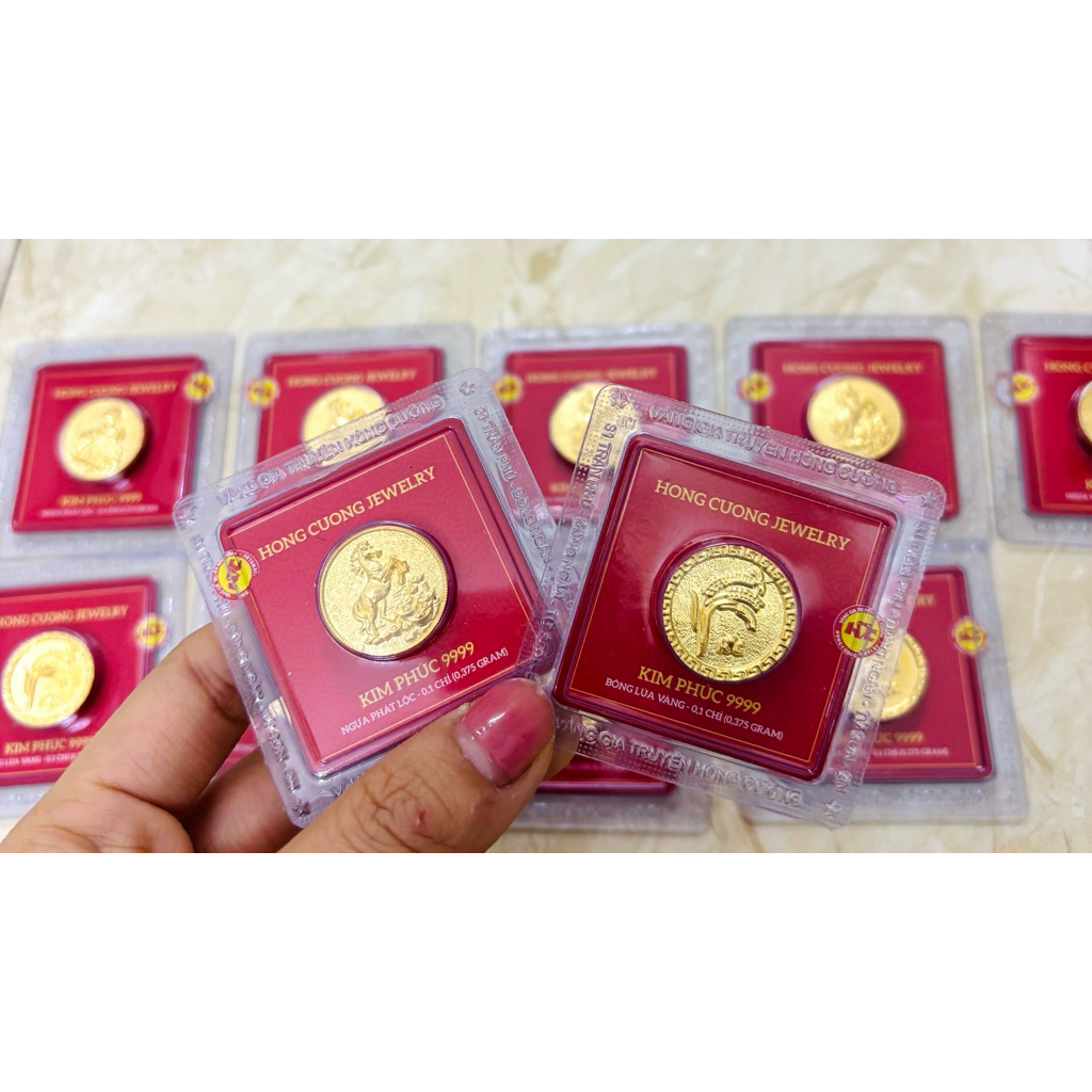 Vàng 24K Hong Cuong Jewerly 0,1 chỉ Kim Phúc 9999 Ngựa Phát Lộc & Bông Lúa Vàng