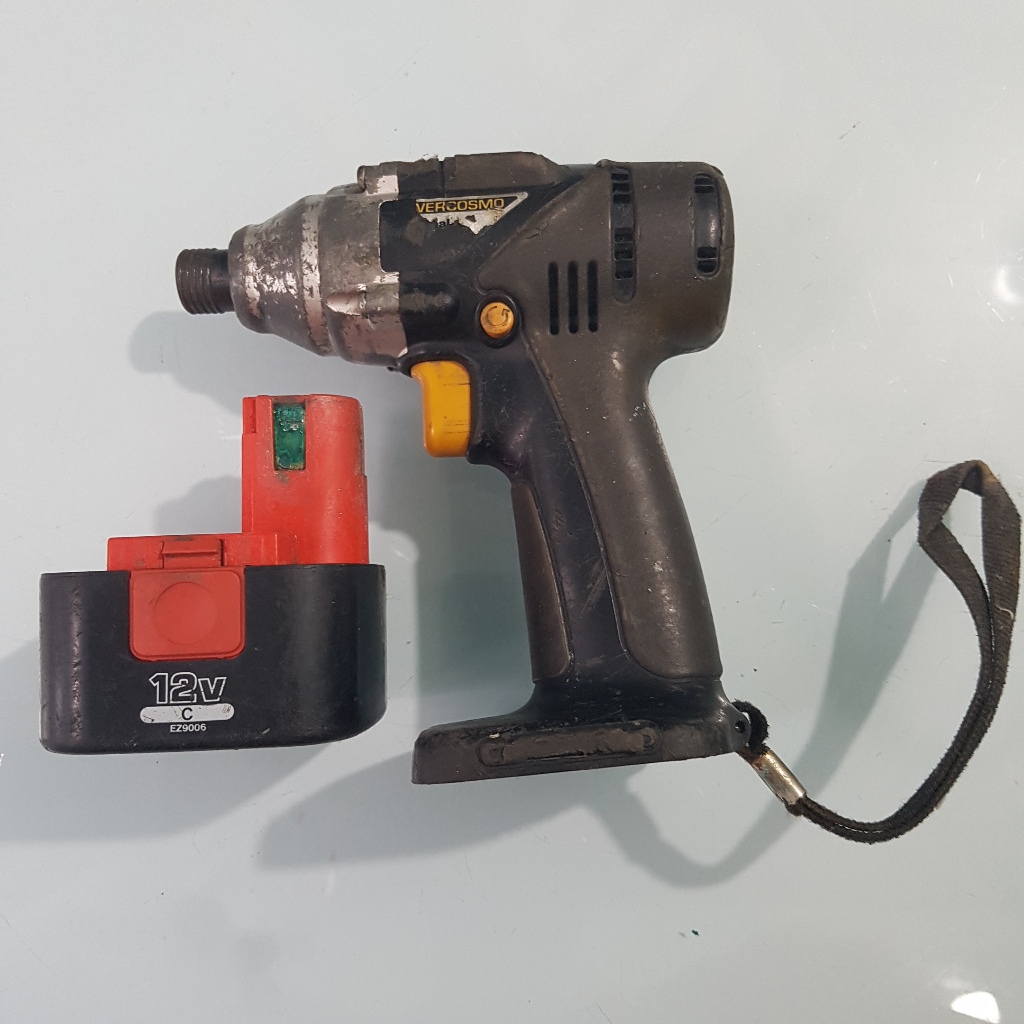Bắn vít National EZ6506 12v( thân máy+ vỏ pin)