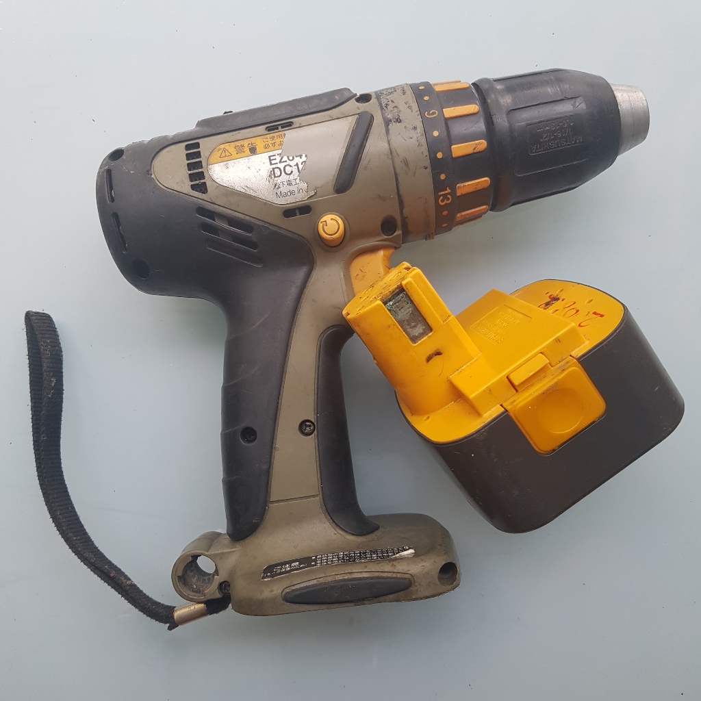 Bắn vít National EZ6470 12v( thân máy+ vỏ pin) nội địa Nhật