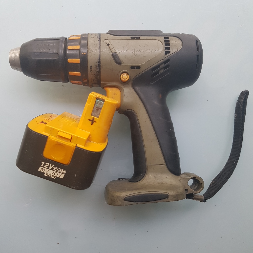 Bắn vít National EZ6470 12v( thân máy+ vỏ pin) nội địa Nhật