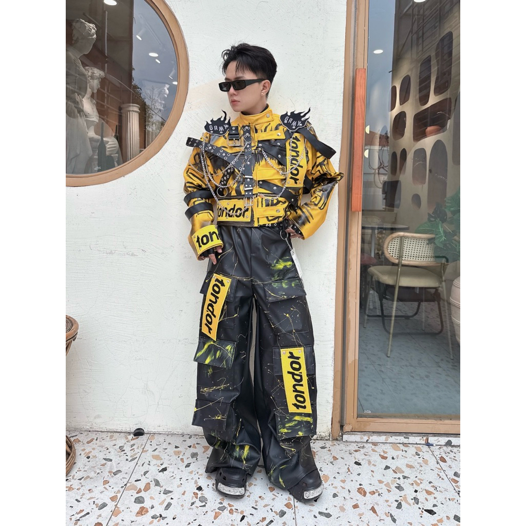 Áo khoác da vàng croptop custom chain fire + quần da đen ống rộng custom yellow KELSHOP