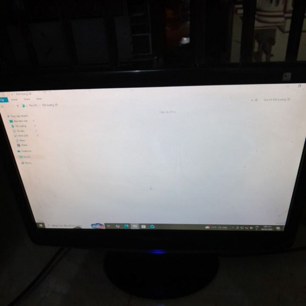 Màn hình Samsung B1930 lỗi nhỏ như hình