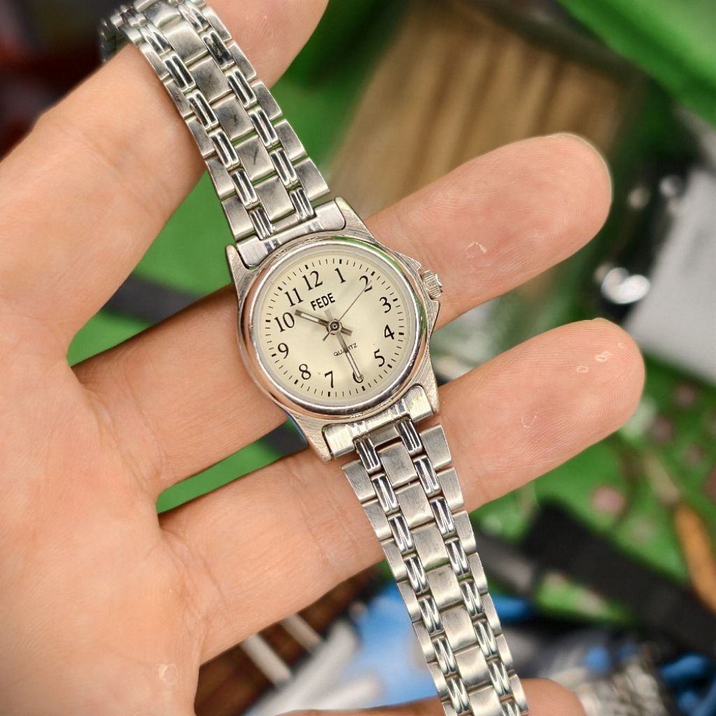 Đồng Hồ Nữ FEDE Quartz Dây Kim Loại Mặt Số Học Trò Cổ Điển Size 25mm - Thời Trang Nữ Tính