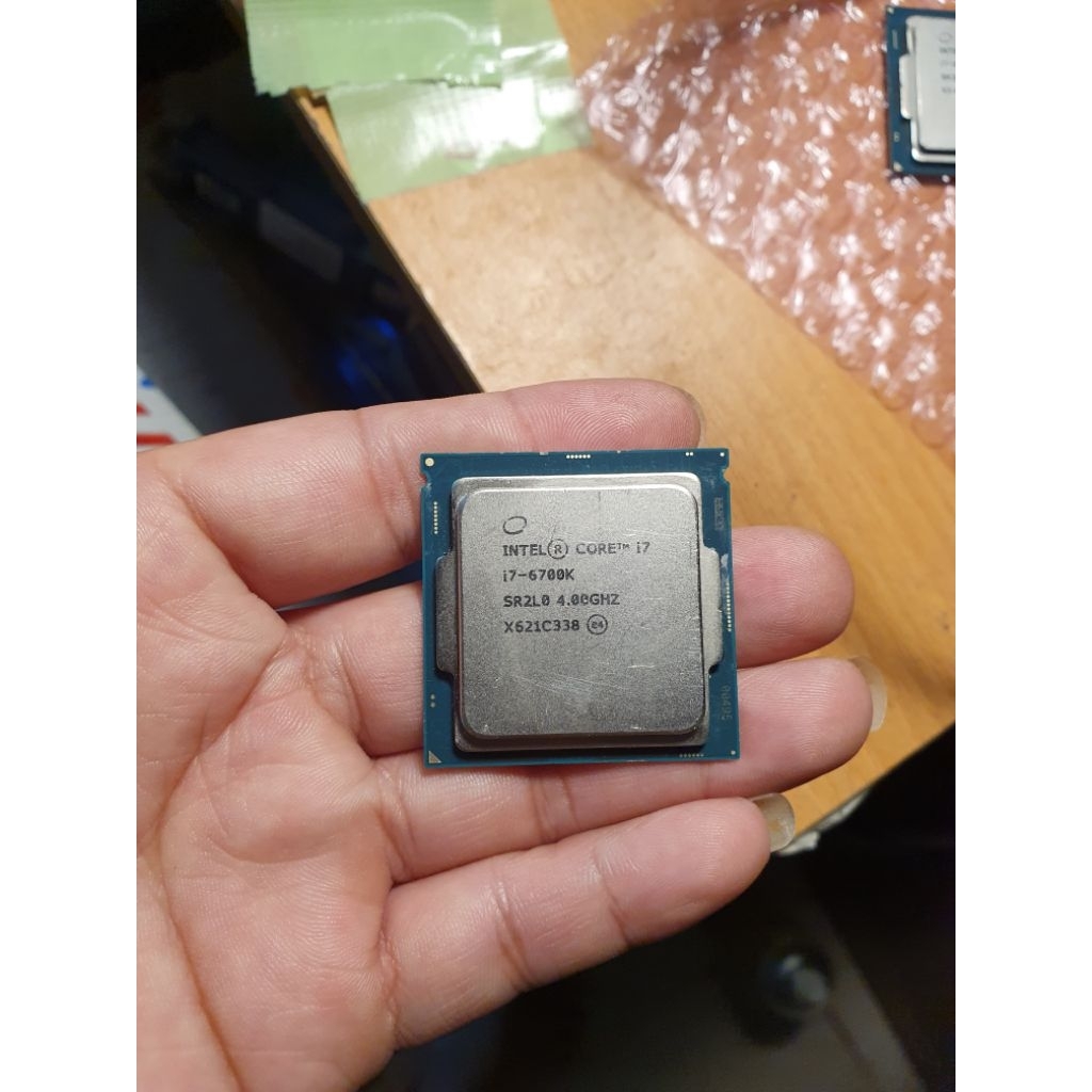 Intel Core I7 6700K ( 4.0Ghz turbo 4.2Ghz / 8M cache 3L ),làm đồ họa và chơi game tầm trung pubg pc,
