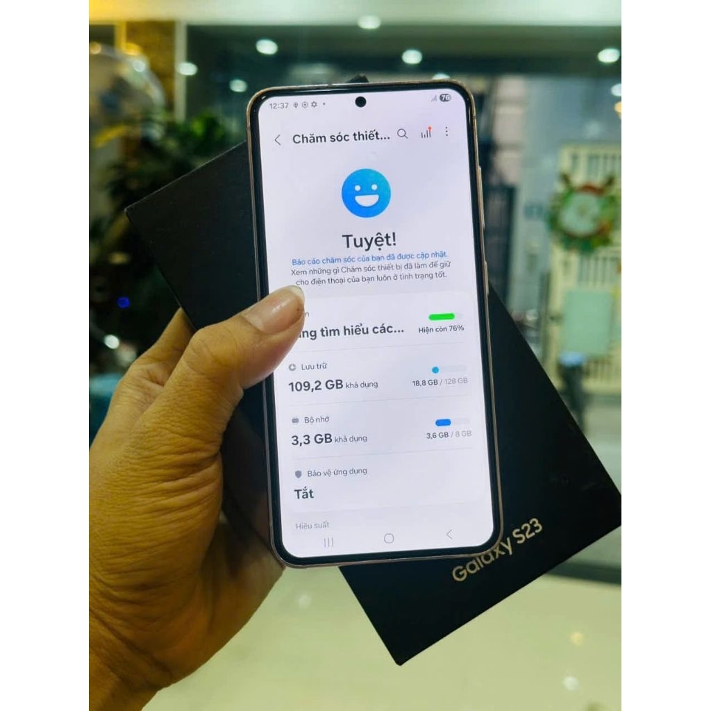 Điện thoại cảm ứng thông minh Samsung galaxy S23 hàng cũ còn box 8/128. bảo hành 6 tháng.