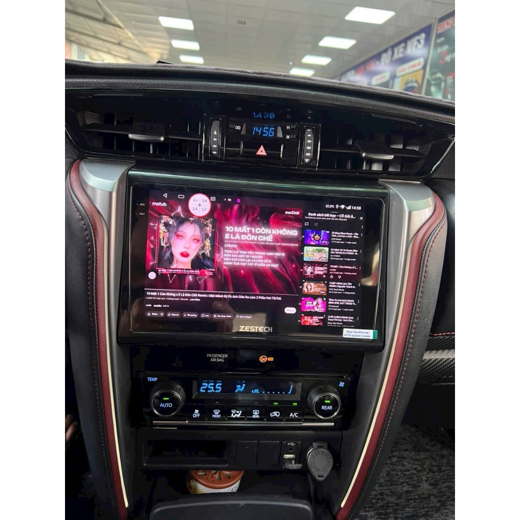 MẶT DƯỠNG 9inch TOYOTA FORTUNER 2017-2024 9inch(kèm giắc nguồn zin)