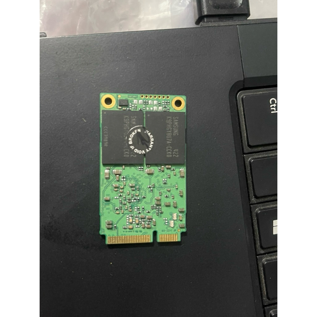 ổ ssd Samsung MSATA 256gb zin đang sử dụng tốt