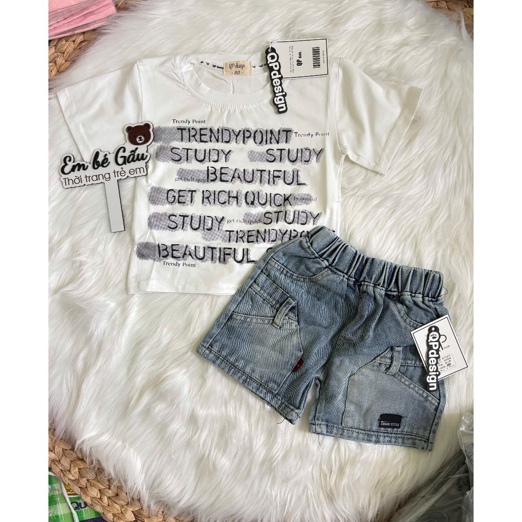 Set Bé Cá Tính QP Design 2026 – Áo Thun In Chữ Trendy + Quần Jean Short Cạp Chun