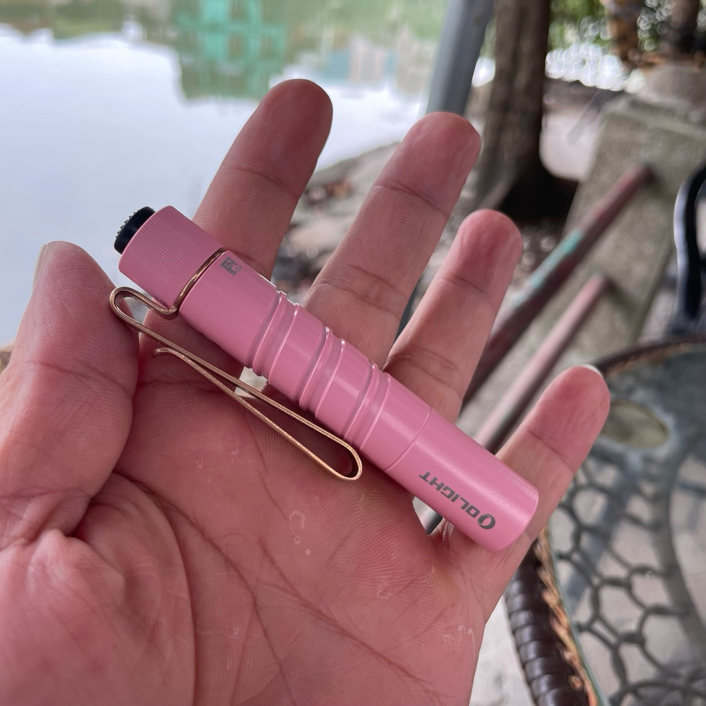 Olight i3T 2EOS Đèn pin LED 300lm Pin 10440 AAA