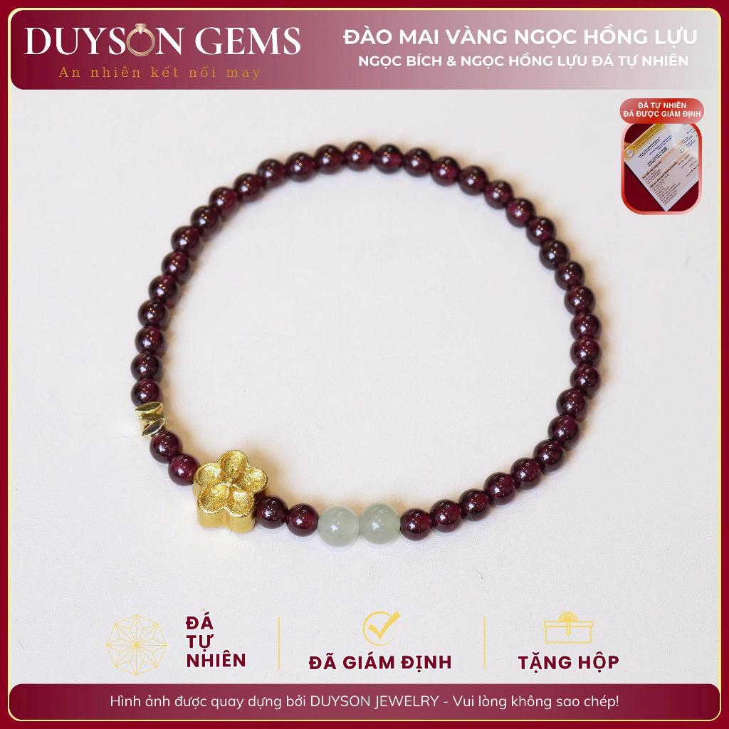 Vòng tay chuỗi Garnet mix ngọc bích Hòa Điền tự nhiên, charm hoa mai mạ vàng 18k Duyson Gem