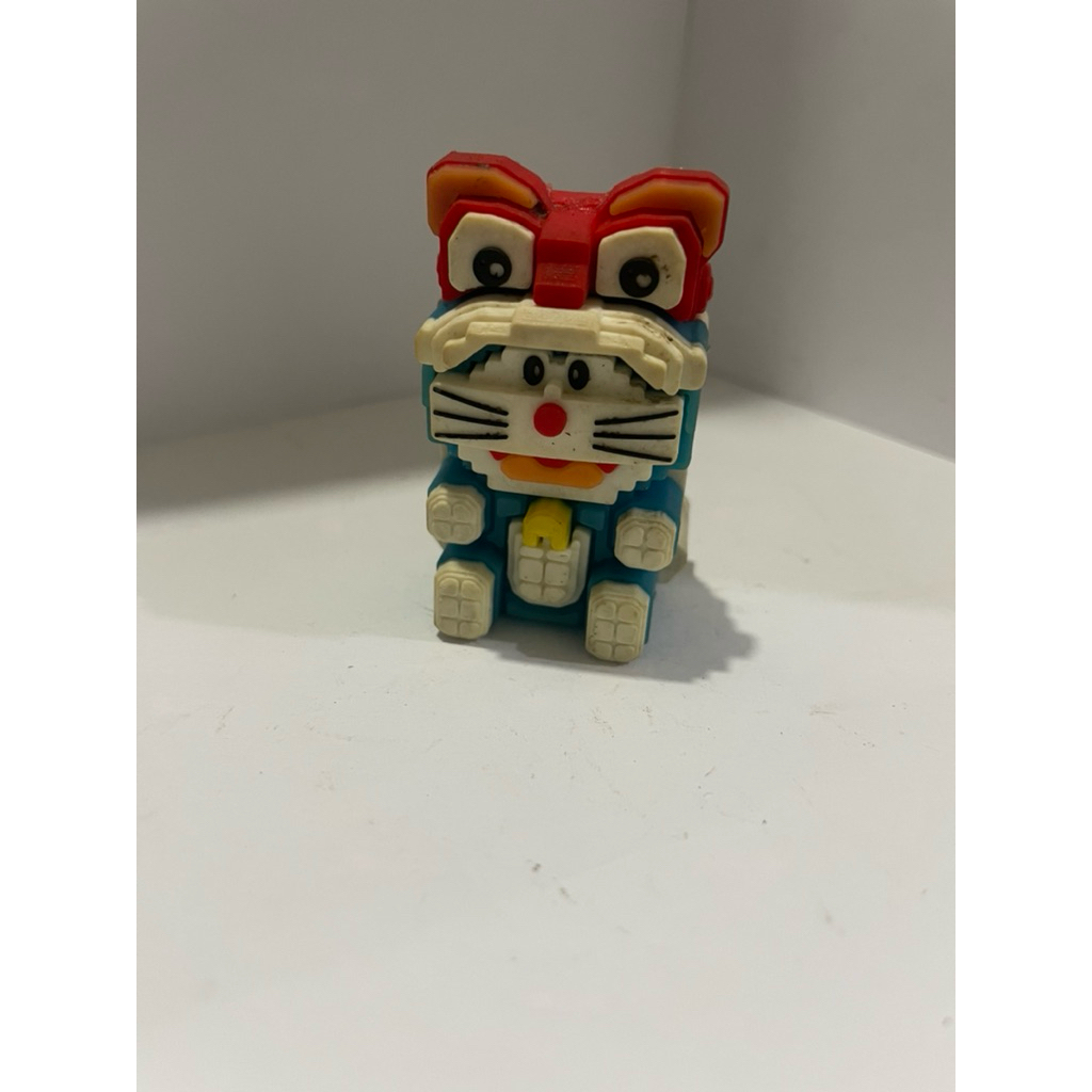 Tiệm đồ cũ - Mô hình cao su thiết kế lego Doraemon - ảnh thật