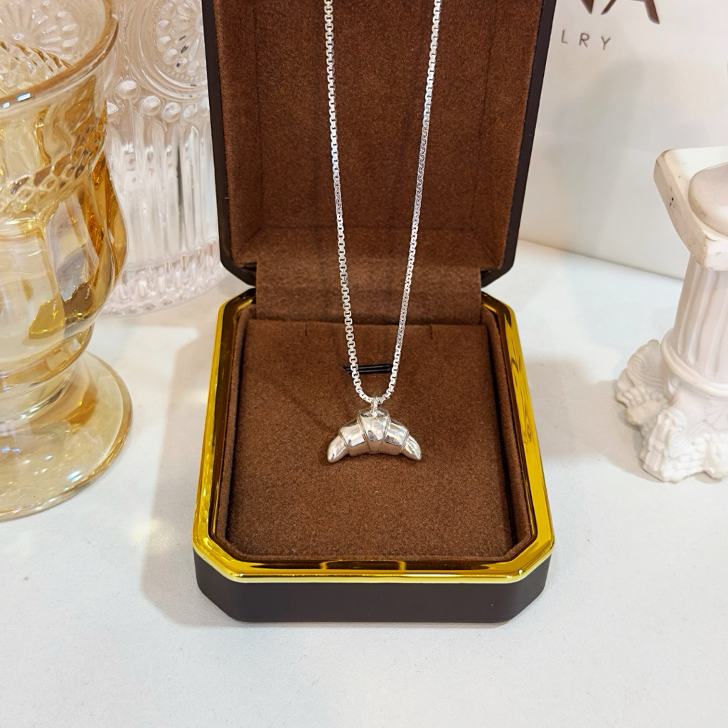 Dây chuyền bạc mặt bánh Croisant thiết kế siu cưng - MINA JEWELRY