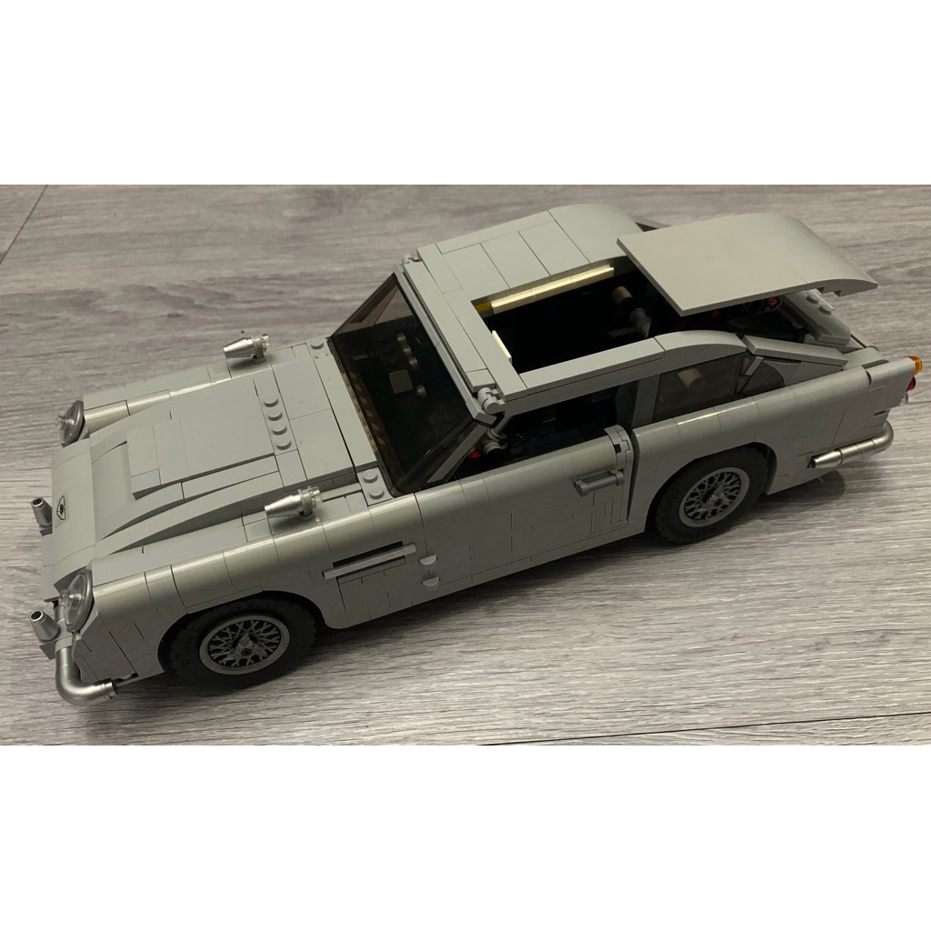 Đồ chơi mô hình sưu tầm siêu xe aston martin 007 james bond 10262