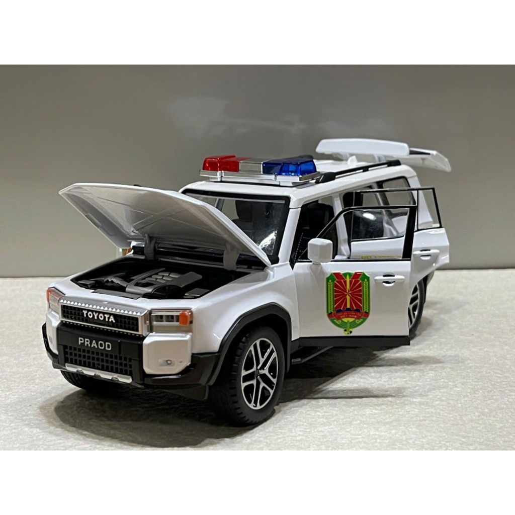 Mô hình xe Police Toyota landCruiser LC250 CAND 1:24